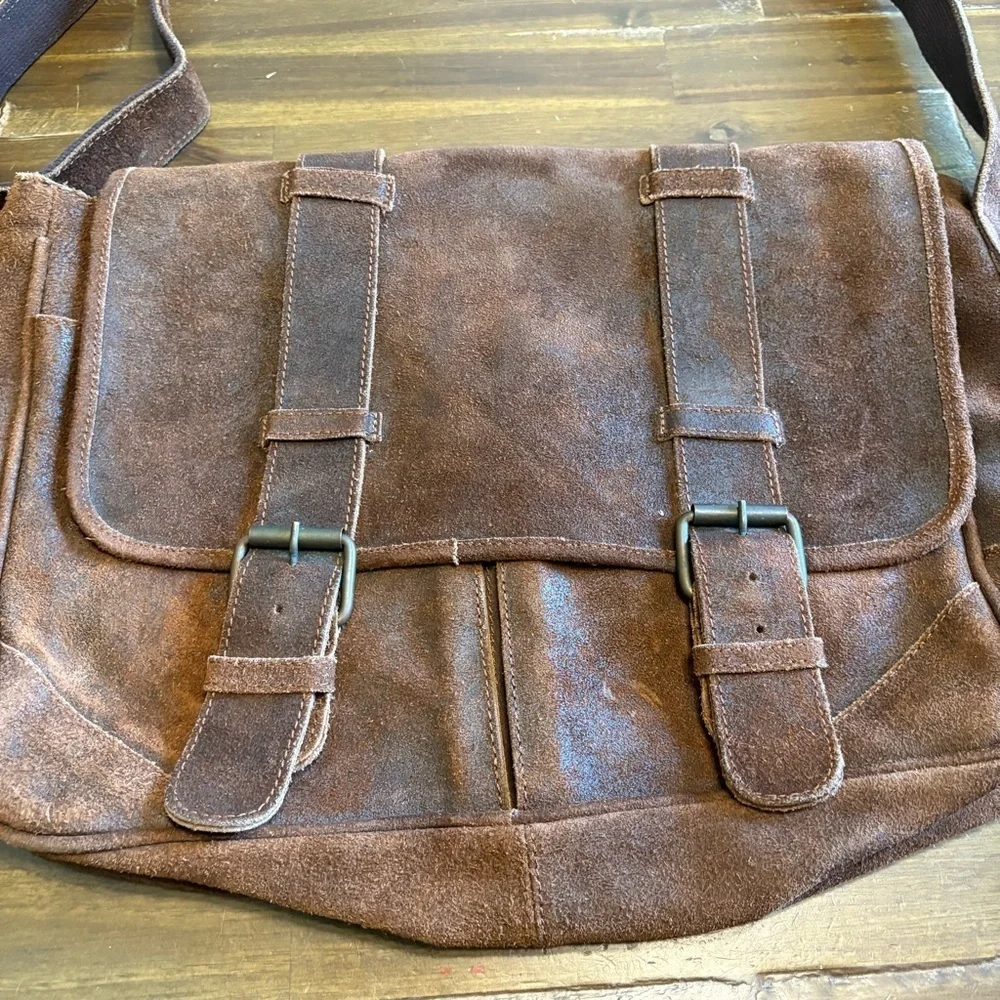 Claire Chase Laredo Messenger Bag Distressed Brown Suede Leather Vintage Flawed